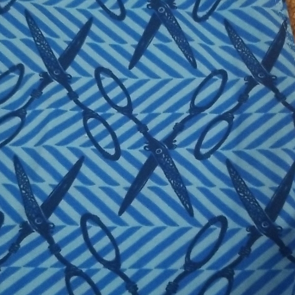 *New* scissor LuLaRoe leggings - Picture 2 of 4